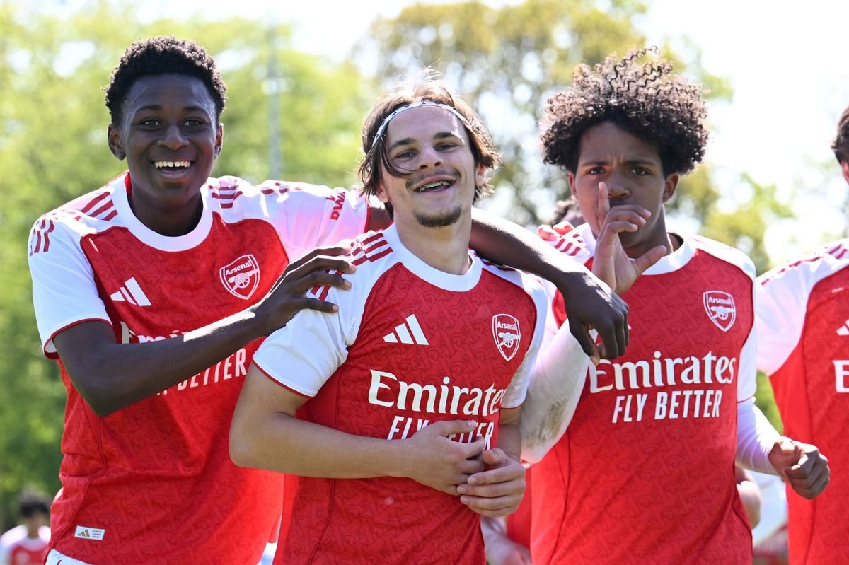 10 jogadores deixam o Arsenal hoje quando o plano de transferência de Mikel Arteta fica claro