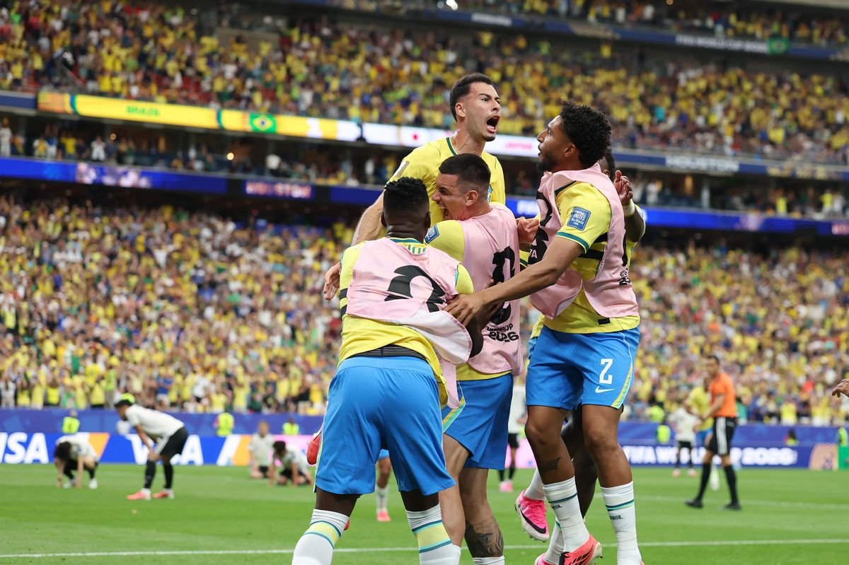 Mensagem dupla de transferência do Arsenal na Copa do Mundo enquanto Mikel Arteta enfrenta possíveis reviravoltas