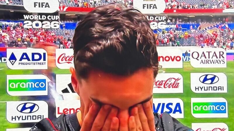 Estrela da Copa do Mundo chora durante entrevista emocionante após perder os pais