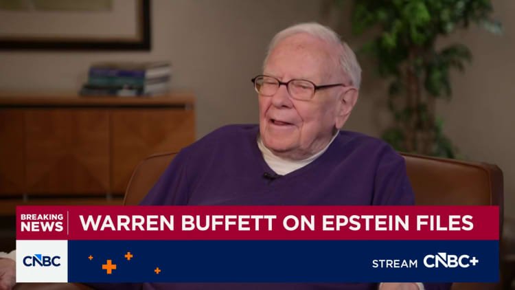 Buffett adia doação anual à Fundação Gates enquanto se aguarda investigação sobre ligações com Jeffrey Epstein: WSJ