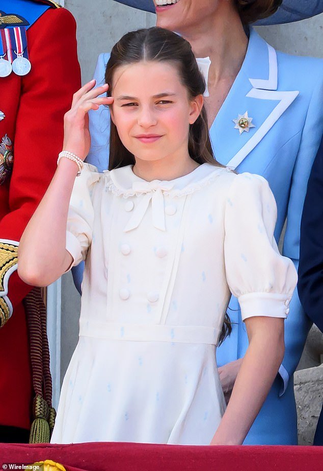 Casacos de grife e coleção de 92.000 joias: como Kate transformou as roupas da princesa Charles – de Trotters a Datumchy