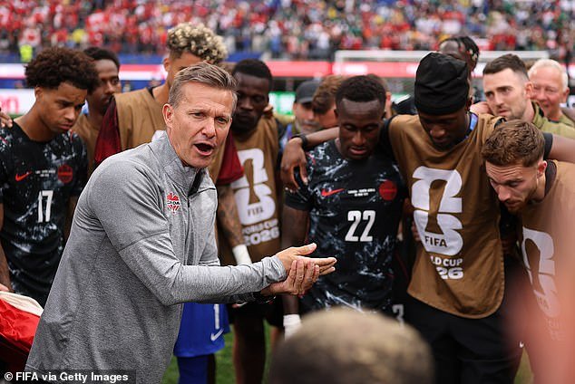 Café da manhã da Copa do Mundo: Por que o técnico do Canadá ‘não dá a mínima para isso’, lenda alemã se enfrenta após dobrar a linha do ‘racismo’ Destaques da partida – O que observar quando Brasil e Alemanha jogam