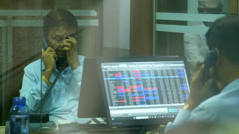 Sensex cai 370 pontos devido a tensões geopolíticas