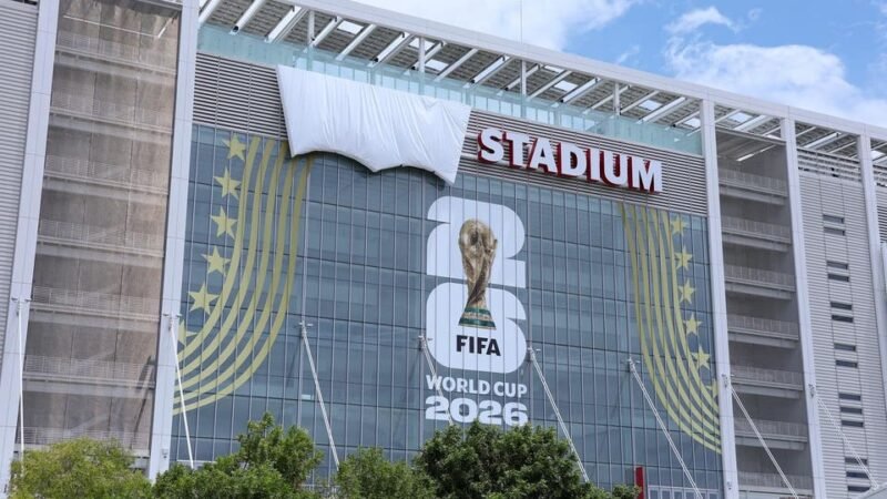 De atiradores de elite a arruelas esportivas, a Copa do Mundo está cheia de interrupções