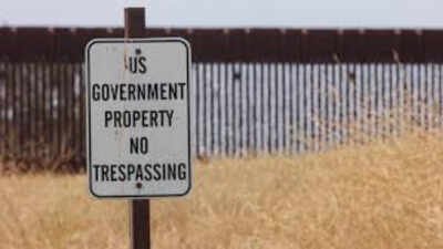 Aliado de Trump diz aos migrantes para procurarem o estatuto permanente ou deixarem os EUA: ‘Ou preencha a papelada ou nós ajudá-lo-emos a regressar…’