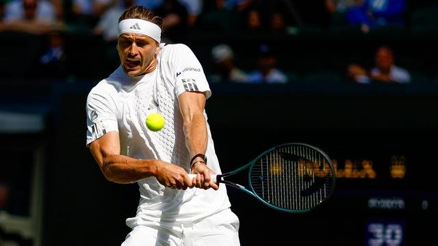 Tênis: Zverev avança para a segunda rodada de Wimbledon apesar dos problemas
