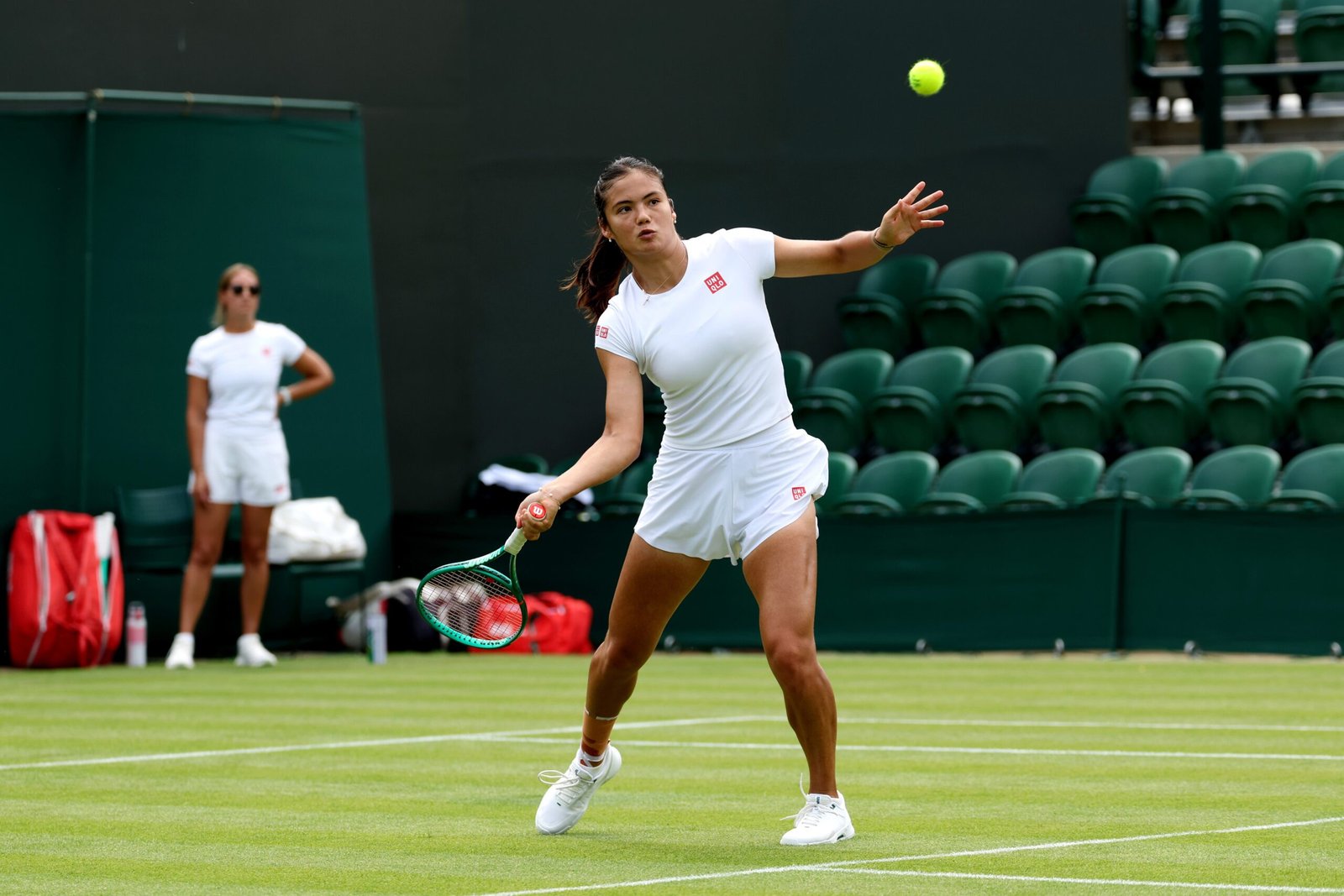 Emma Radukanu perderá Wimbledon depois que uma lesão ‘roída’ se transforma em ‘fratura por estresse’