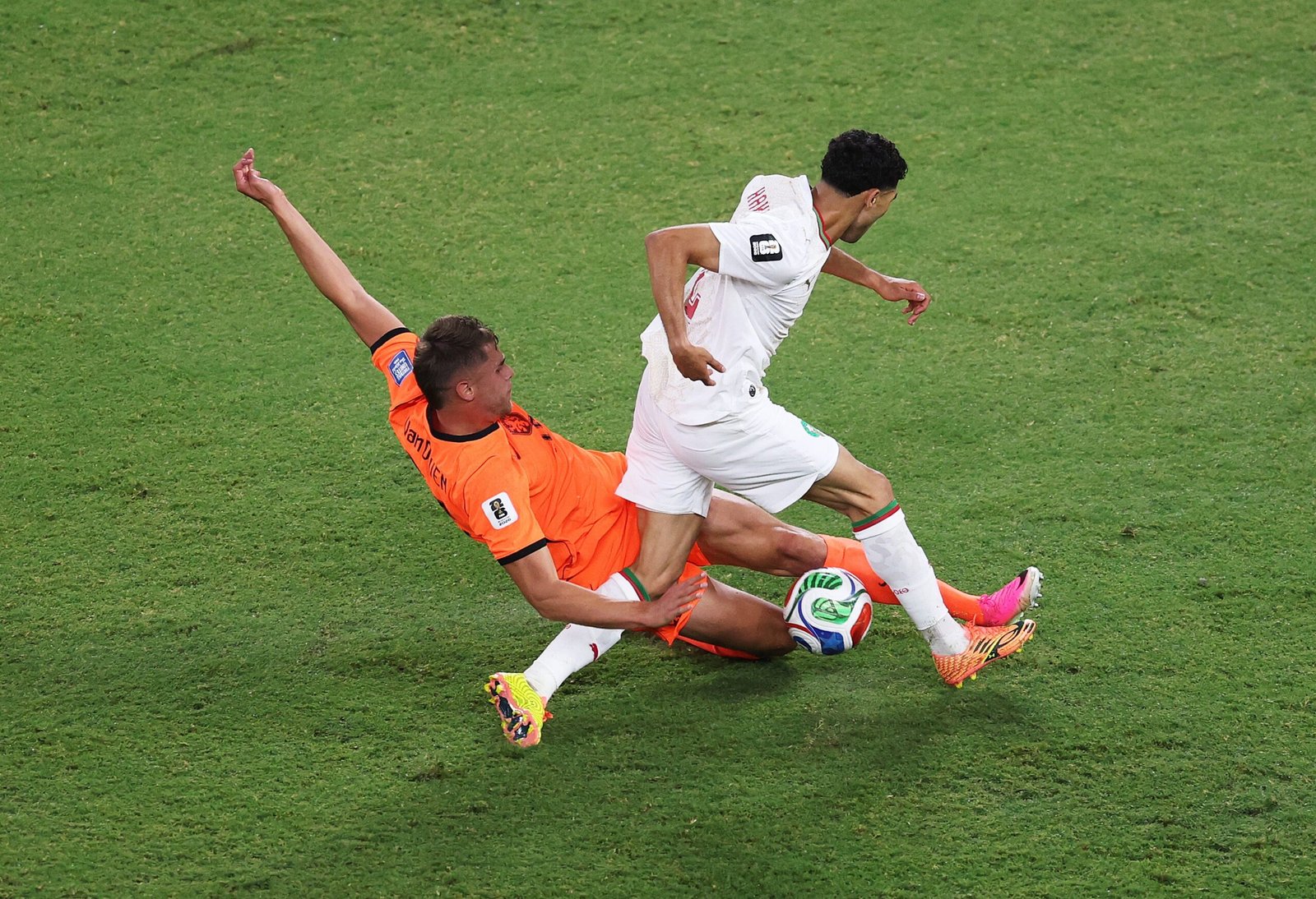 Marrocos x Holanda AO VIVO: pontuação e últimas atualizações sobre o confronto das últimas 32 partidas da Copa do Mundo enquanto Hakimi acerta a trave