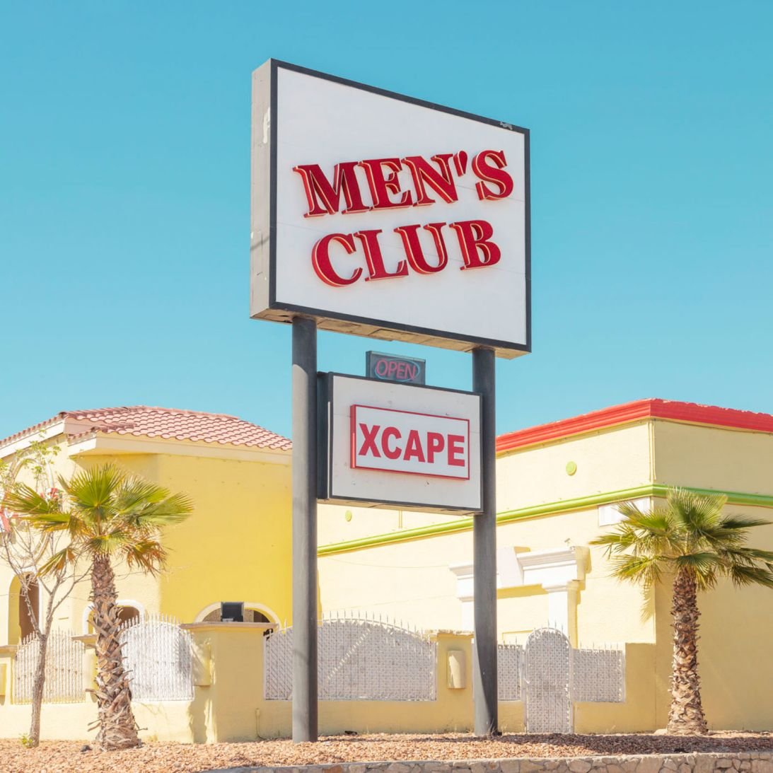 Um fotógrafo francês oferece uma visão inesperada dos Estados Unidos através de seus diversos clubes de strip