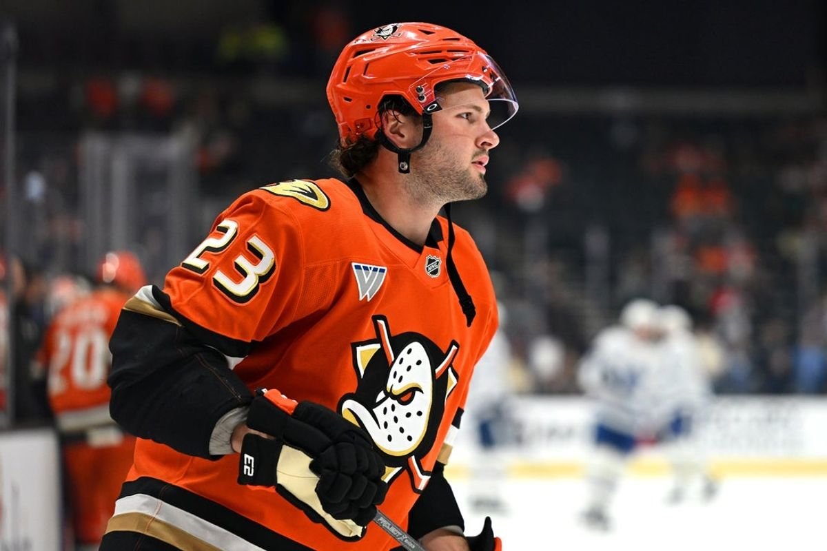 Os Ducks trocaram Mason McTavish com os Blues nas 2 primeiras rodadas