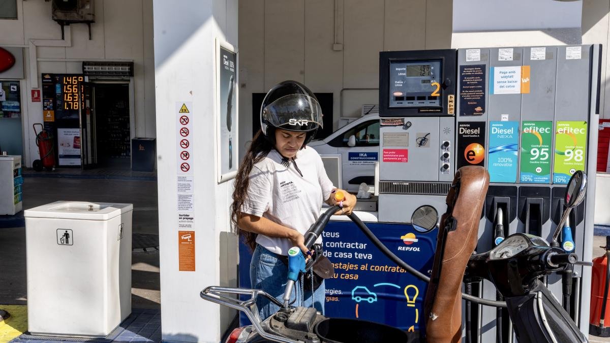 Quanto você vai pagar pelo combustível agora? Diminuiu 15 cêntimos por litro em julho