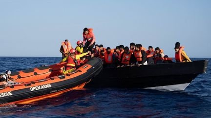 Amnistia Internacional condena cooperação migratória UE-Líbia em meio à repressão aos patriotas – franceinfo