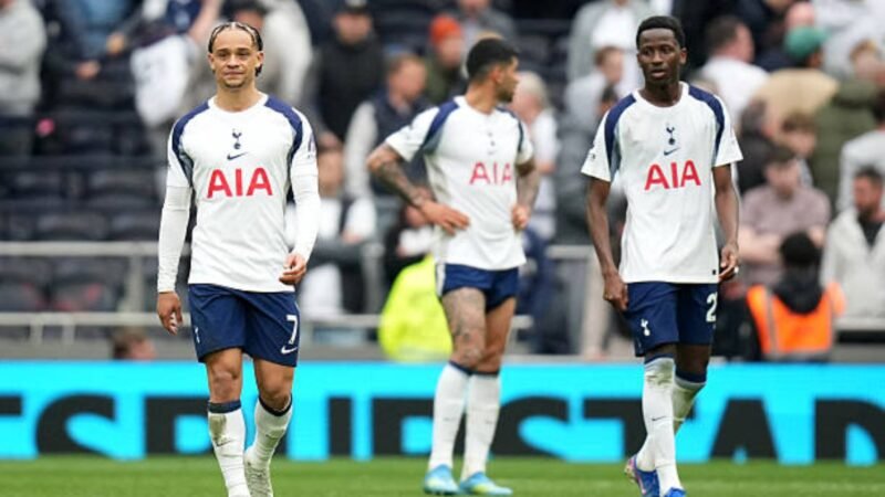 O futuro de Christian Romero na defesa do Tottenham permanece incerto