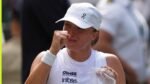 Iga enviou uma mensagem emocionante para Switek enquanto ela chorava após a vitória em Wimbledon