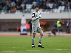 Louis Lord mudou-se de Aue para Düsseldorf, Phil Beckhoff de Regensburg para Gütersloh