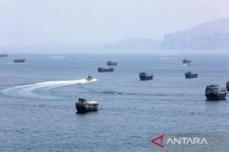Omã rejeita implementação de pedágio de navios e examina tarifas de segurança em Ormuz