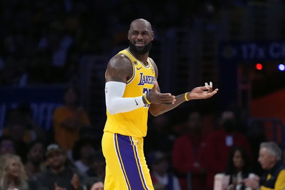 Lakers elogia a saída de LeBron James; Fãs, nem tanto