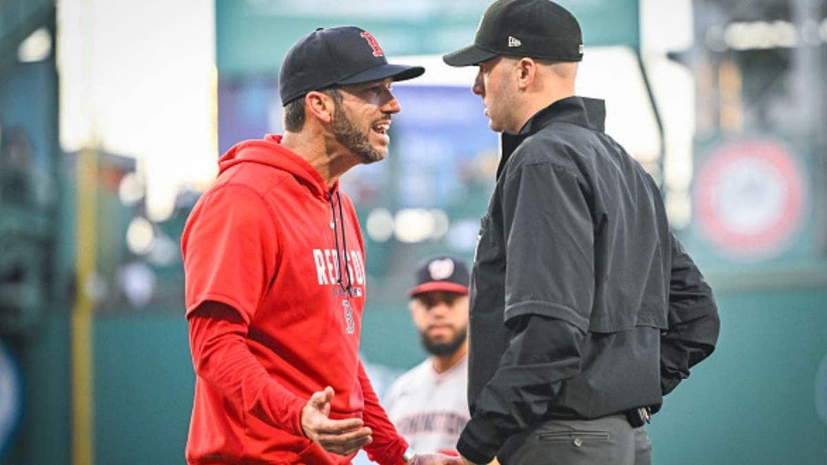 A estrela do Red Sox chora depois que seu home run na Venezuela, atingida pelo terremoto, é eliminado pelo árbitro minutos depois