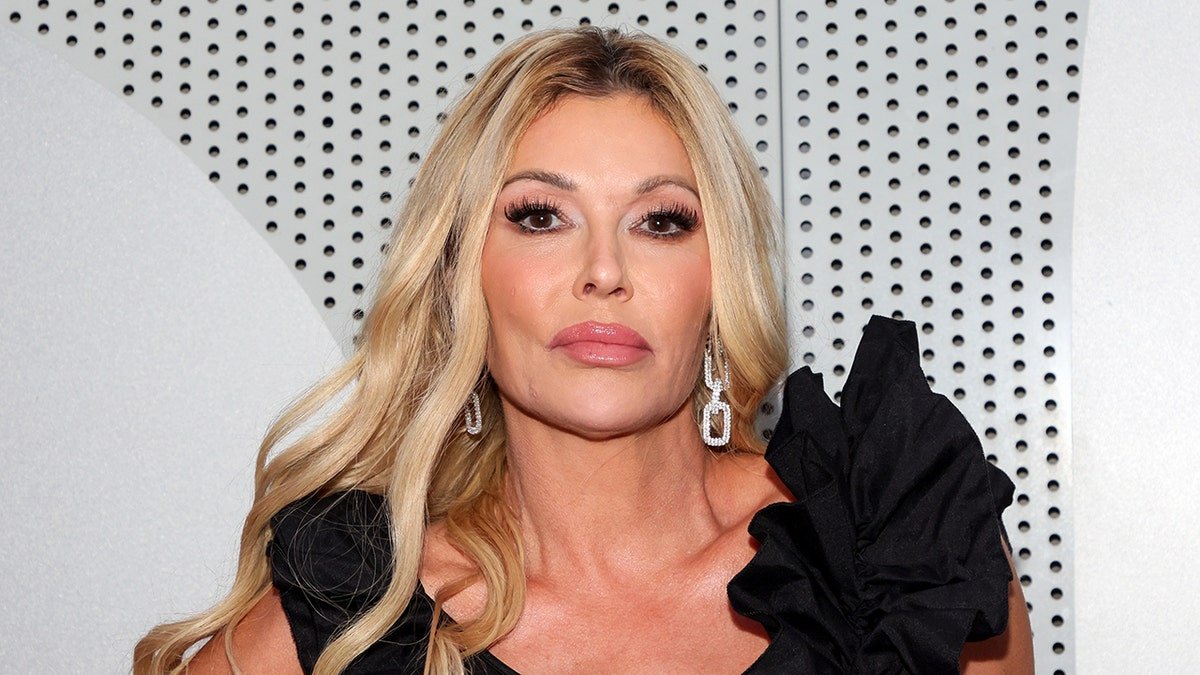 A estrela de RHOBH, Brandi Glanville, diz que os médicos encontraram um tumor benigno em seu rosto
