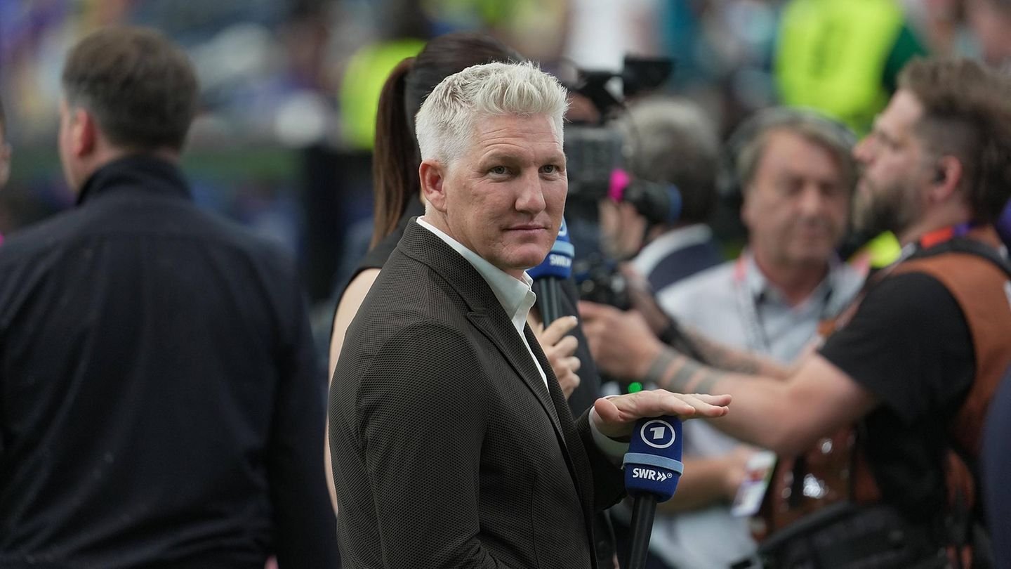 Copa do Mundo de Futebol: Bastian Schweinsteiger se defende de acusações de racismo