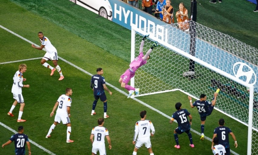 Gol de Jonathan Tach anulado, VAR tira o sonho da Alemanha?