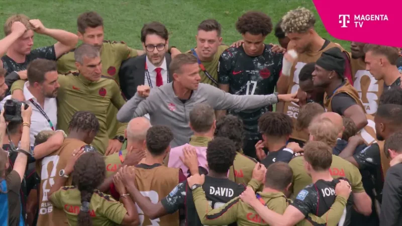 O anfitrião Canadá fez uma oferta tardia por sua vaga na Copa do Mundo