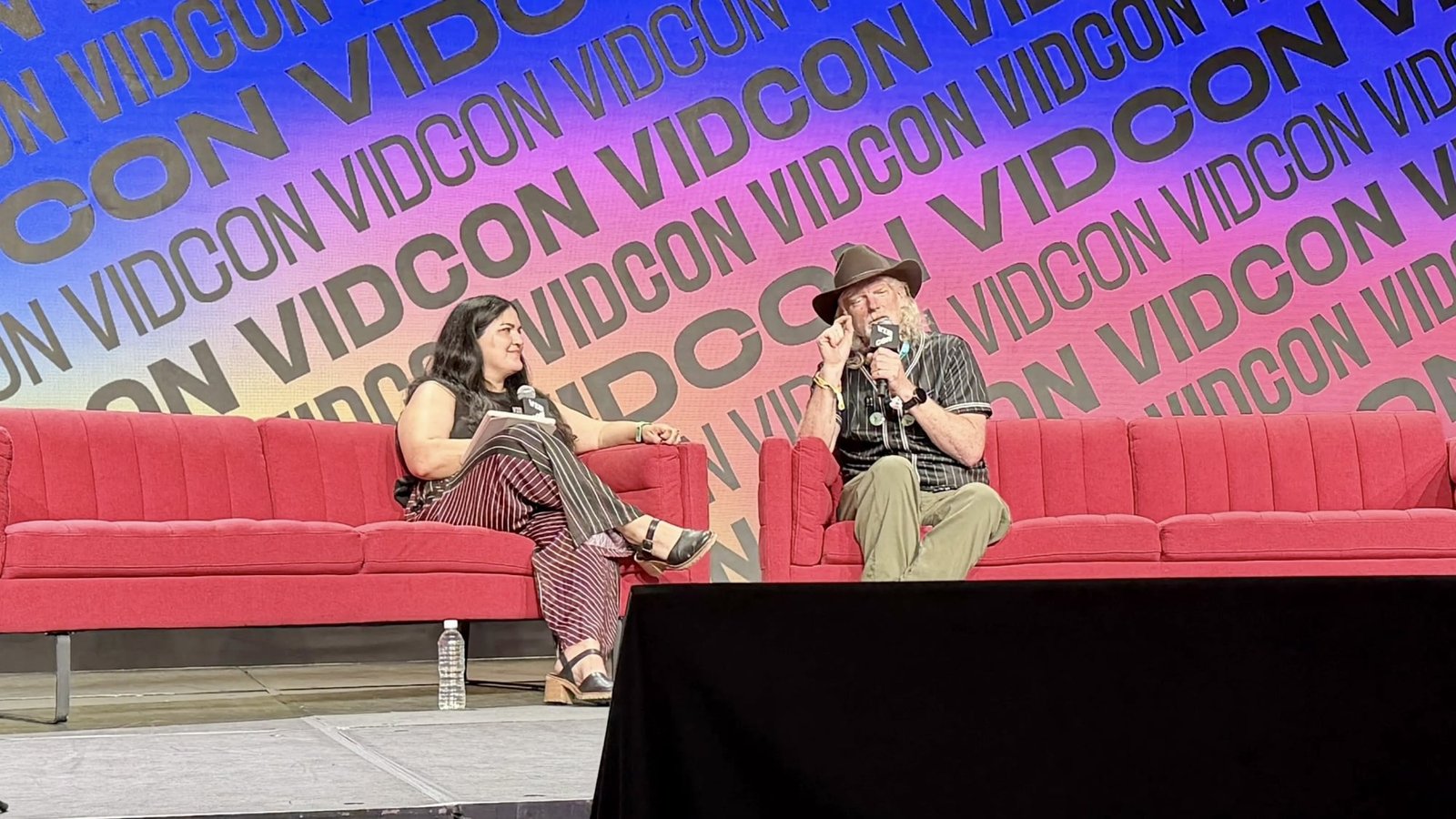 O CEO do Twitch diz que a rolagem passiva não pode vencer a comunidade de transmissão ao vivo