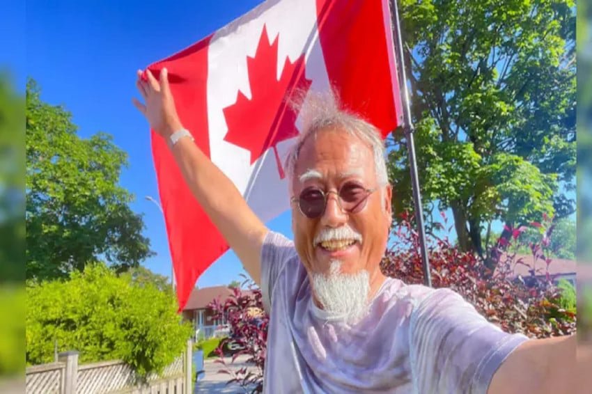 Este manifestante chinês fugiu para a Coreia do Sul num barco de borracha, agora aparece no Canadá