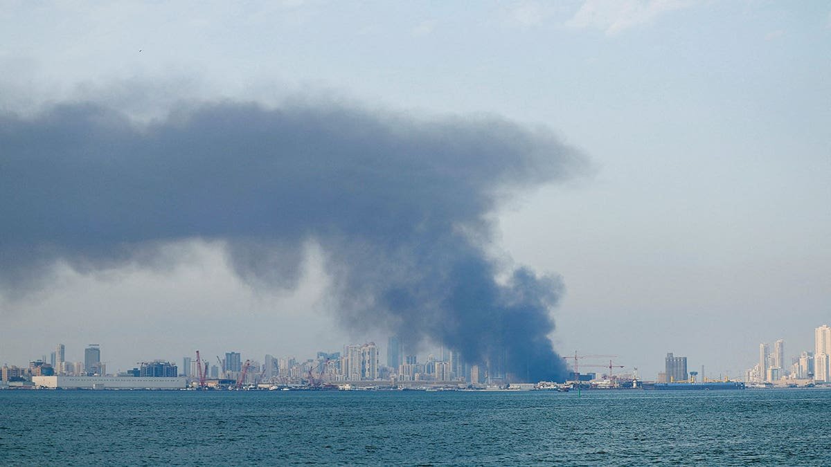 As nações do Golfo do Irã condenam ataques de drones no Bahrein em meio a negociações de paz
