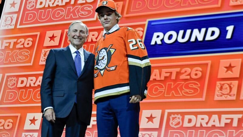 Draft da NHL: Maple Leafs escolhe Gavin McKenna como número 1 geral