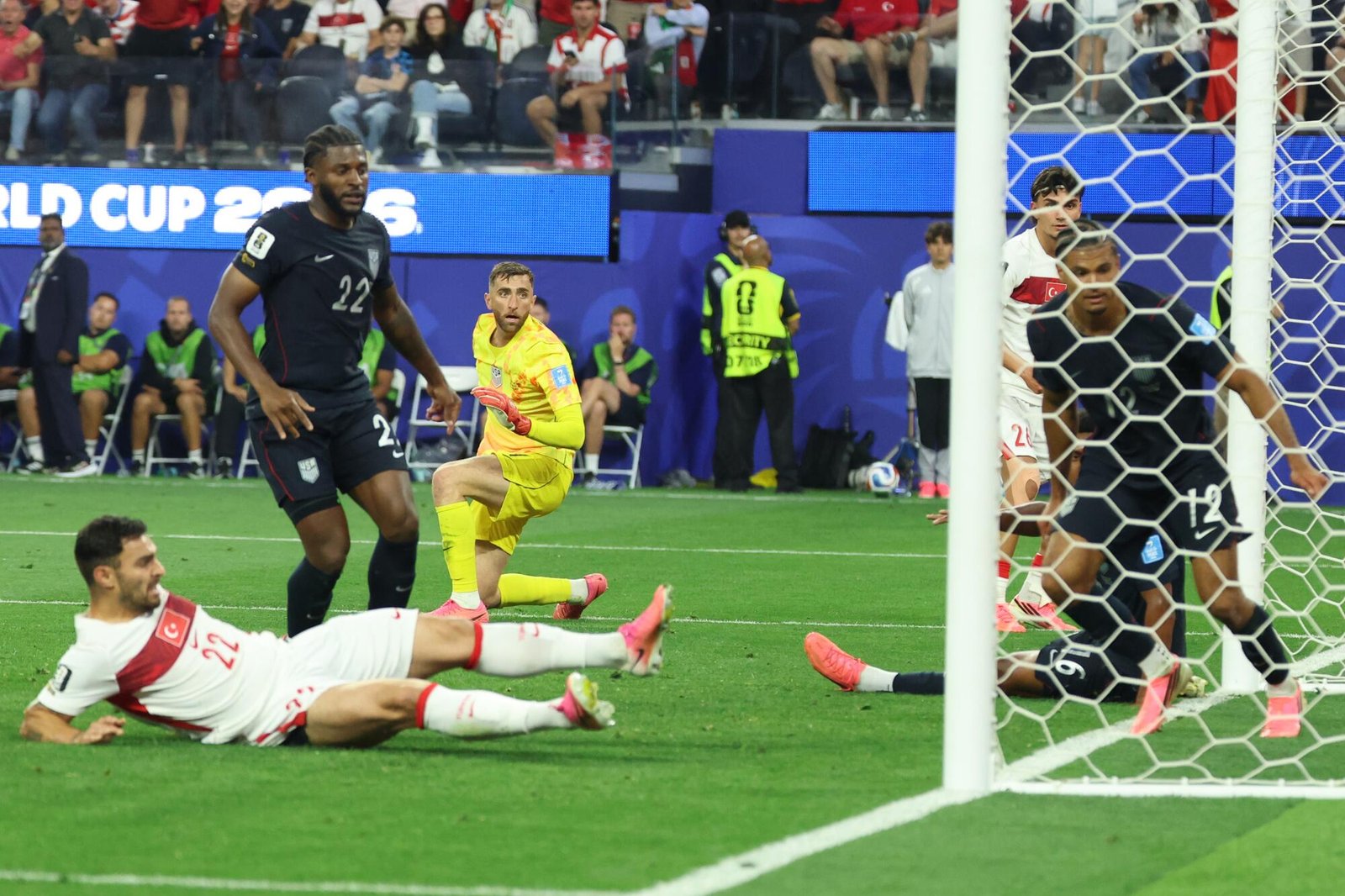 Aposta na escalação da Copa do Mundo não compensa na derrota dos EUA para a Turquia