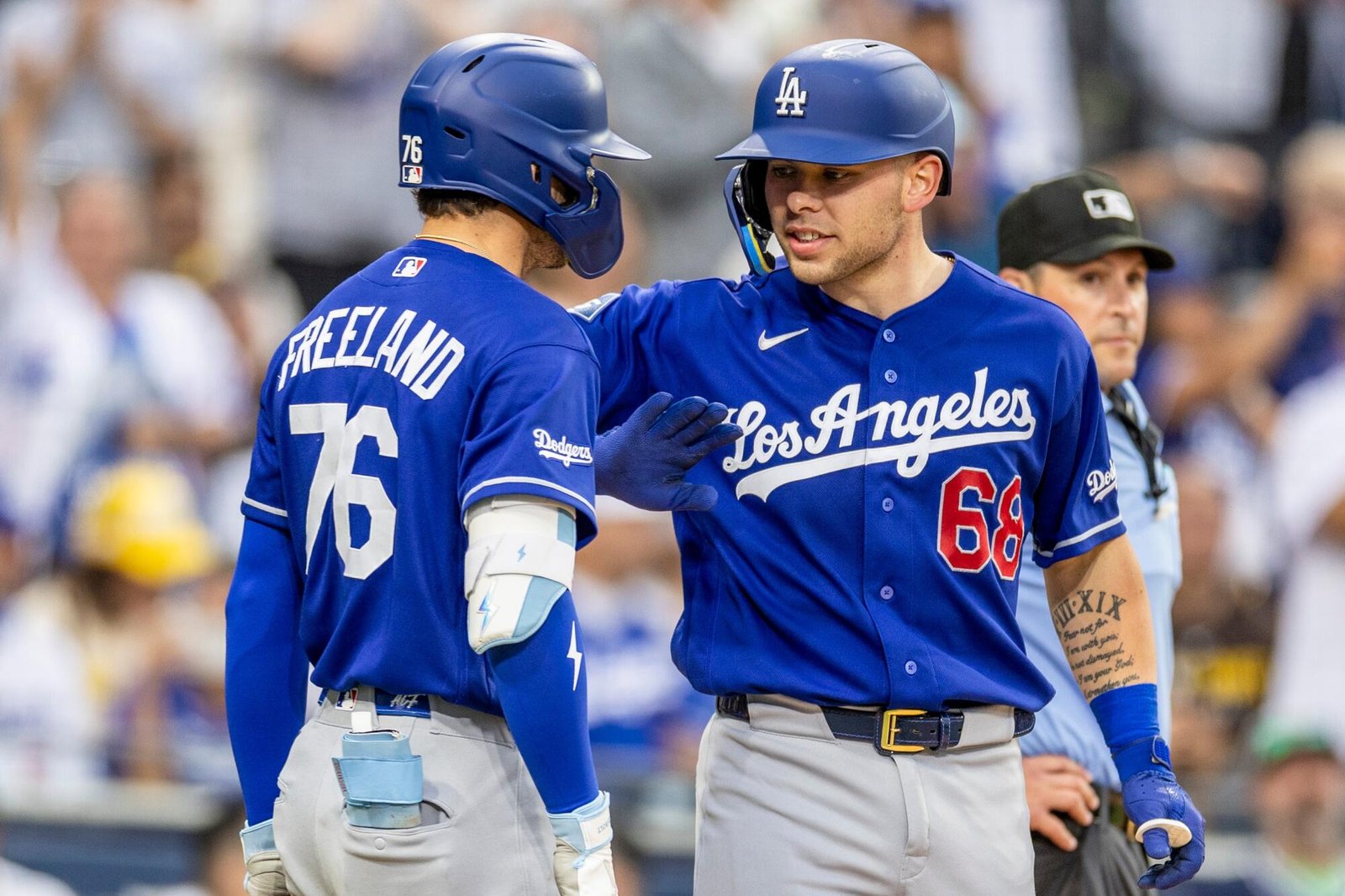 Kyle Tucker e Dalton Rushing acertaram home runs na vitória dos Dodgers sobre os Padres