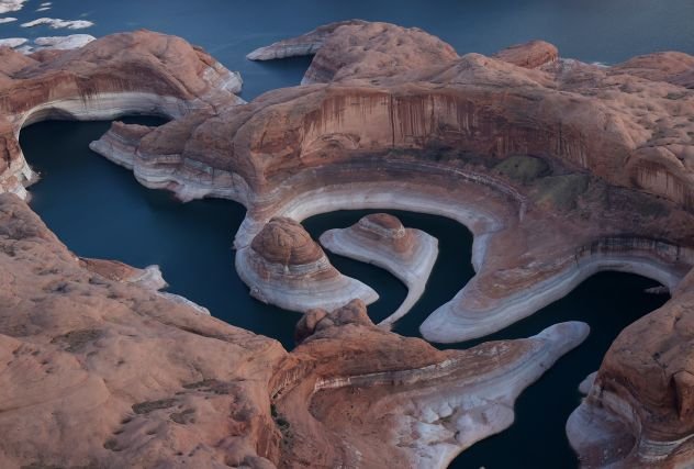 A capacidade total de Lake Powell está diminuindo, mostra o relatório