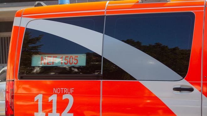 Acidente industrial: operário da construção civil atropelado por caminhão sem motorista