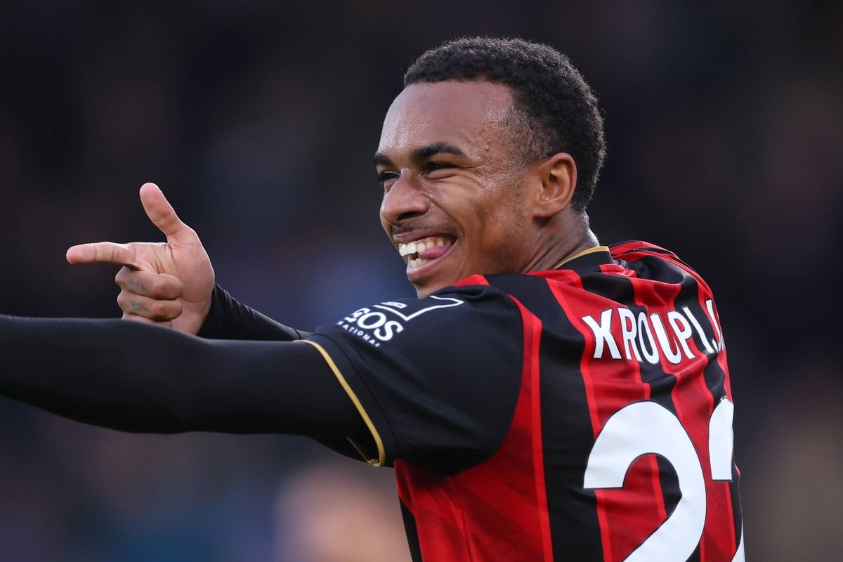 Krupp júnior do Tottenham envia aviso de transferência enquanto faz grandes reivindicações sobre novos meio-campistas