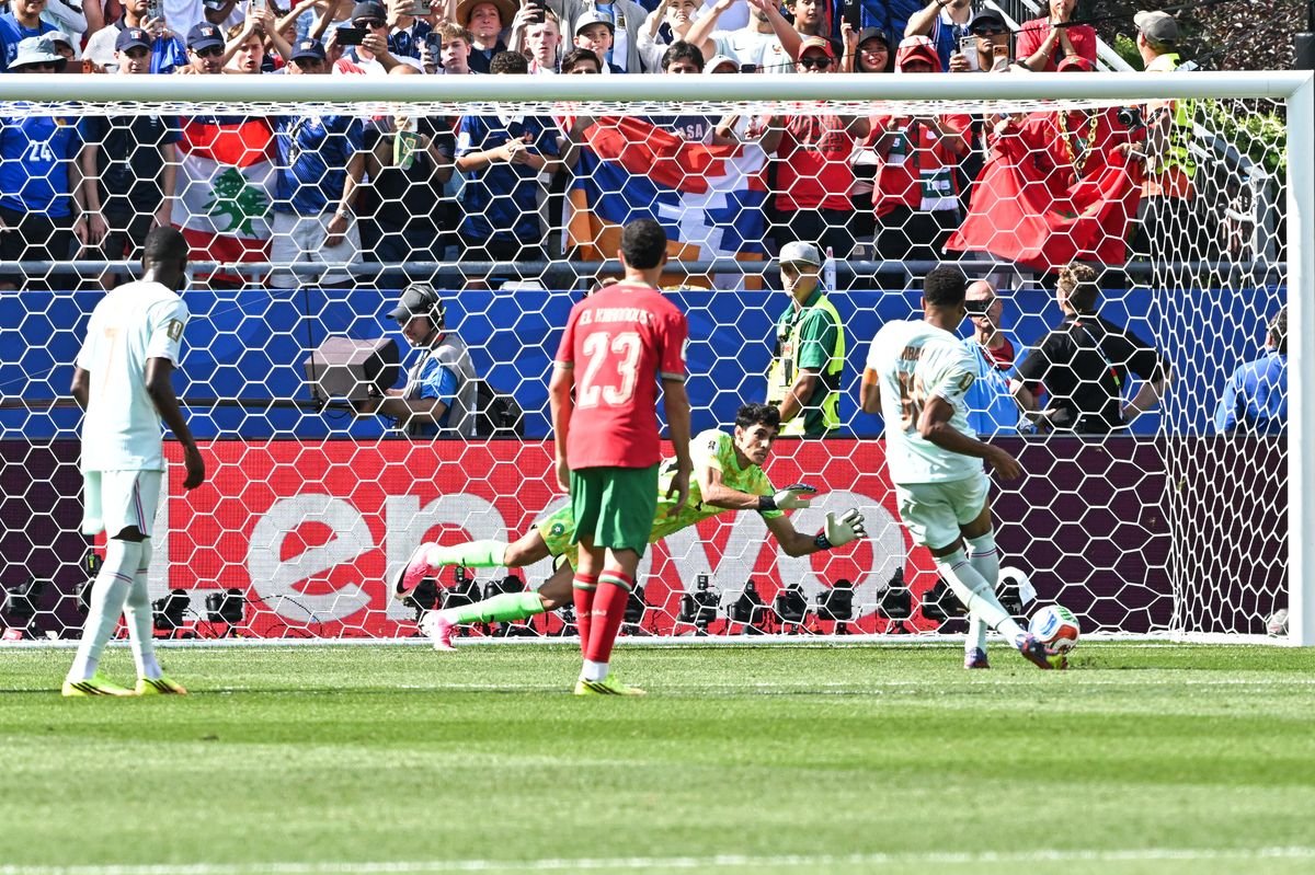 Erling Haaland reagiu à derrota de Kylian Mbappe antes que o francês reagisse