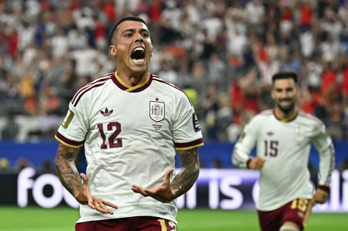 Espanha choca a França ao chegar à final da Copa do Mundo e preparar um possível retorno à Inglaterra