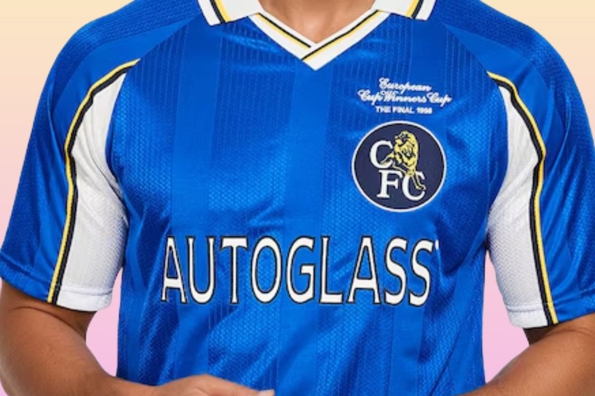 Os fãs do Chelsea podem conseguir uma camisa retrô de £ 10 e £ 45 apenas neste fim de semana