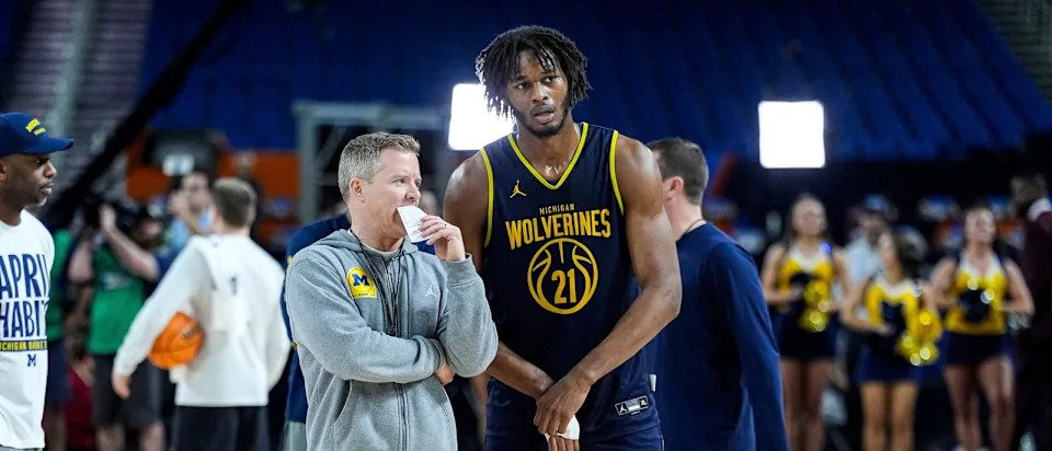 Os Mavs deveriam priorizar Benedict Mathur na agência gratuita