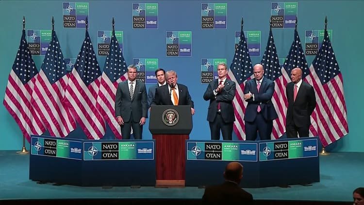 Como Trump mudou as 48 horas especiais da OTAN