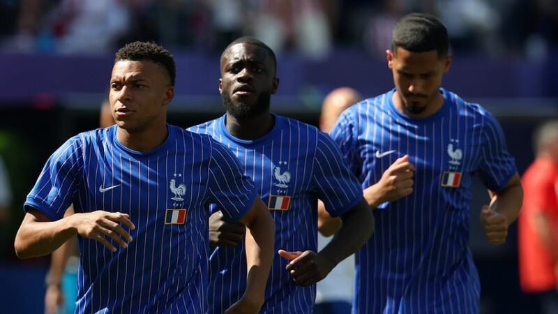 França x Paraguai – oitavas de final da Copa do Mundo AO VIVO: Underdogs buscam outro grande escalpo depois de mandar a Alemanha para casa enquanto os europeus buscam garantir o confronto das quartas de final com o Marrocos