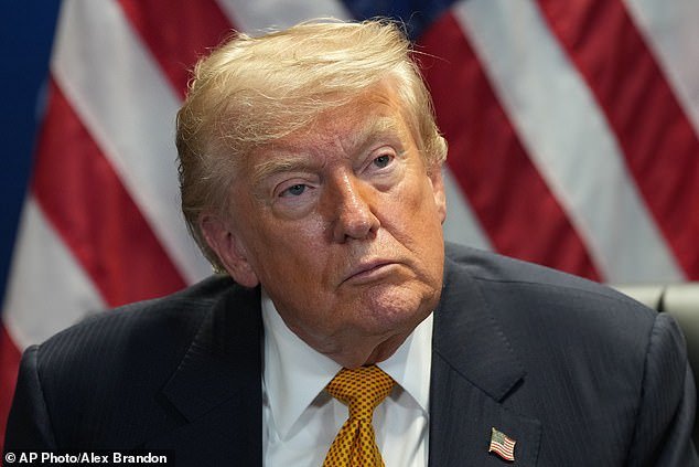 Trump lança bombardeios ferozes contra o Irã após a recompensa mortal do regime por sua cabeça