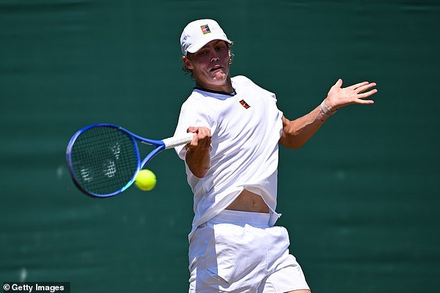 Cruz Hewitt seguiu os passos do pai Lleyton com uma corrida incrível em Wimbledon