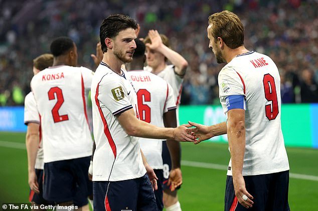 Inglaterra atingida por susto de doença: Declan Rice isolado de três companheiros de equipe do Lions antes das quartas de final da Copa do Mundo contra a Noruega – rivais lutando contra sua própria doença