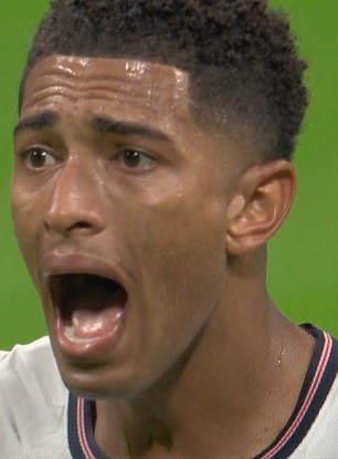 ‘No meio do gol!’: Jude Bellingham saiu furioso com Jordan Pickford por empatar o pesadelo da Argentina na Copa do Mundo – depois que Lionel Messi viu o pênalti da estrela da Inglaterra.