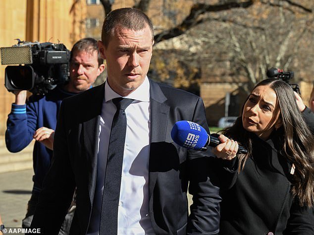 O atleta olímpico Rohan Dennis se declara culpado de dirigir enquanto estava proibido com duas crianças no carro