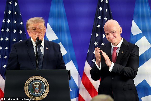 Gianni Infantino foi considerado “doloroso” pelos torcedores depois que o chefe da FIFA atacou Trump em uma conversa “doentia” com o presidente antes da final da Copa do Mundo.