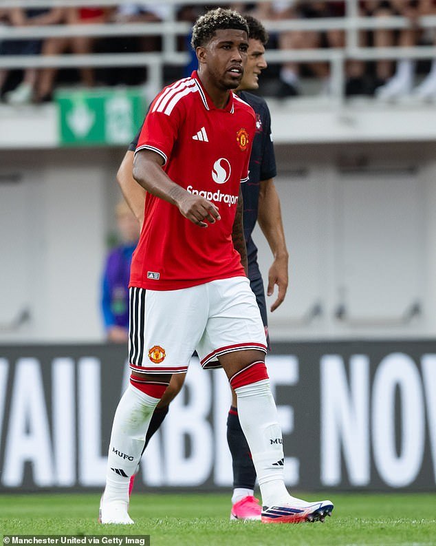 QUATRO COISAS que aprendemos depois que o Man United perdeu por 1 a 0 para o Wrexham: Harry Maguire recuperou a braçadeira, Michael Carrick apostou na juventude e o novo contratado de £ 50 milhões, Andrey Santos, começou a vida no vermelho.