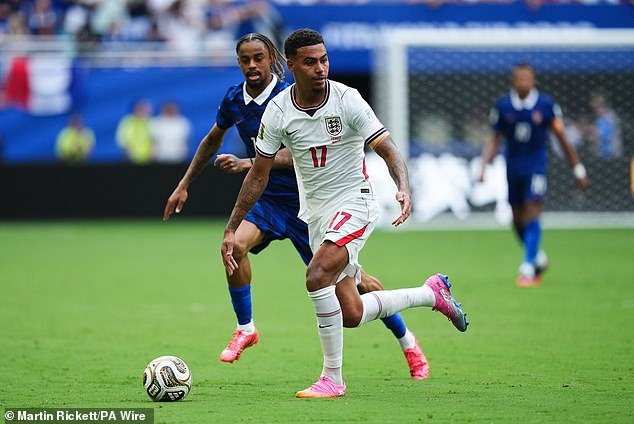 Por dentro da dramática investida de £ 117 milhões do Chelsea por Morgan Rodgers: a dica de como se relacionar com Cole Palmer, o papel fundamental desempenhado por Xabi Alonso e o erro que o Arsenal cometeu que deixou os Blues passarem.