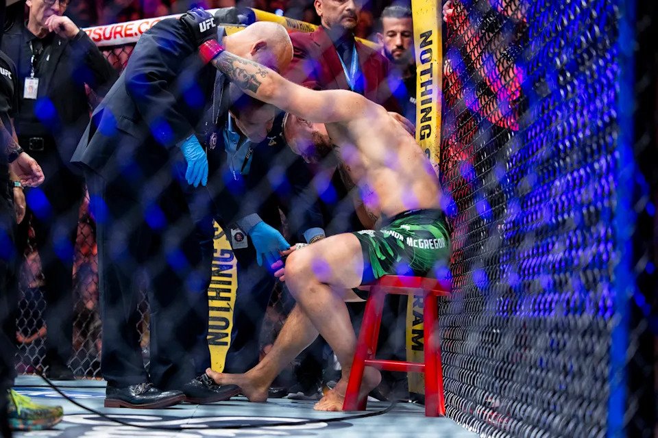 Quando Conor McGregor caiu no UFC 329, muitos voos também caíram